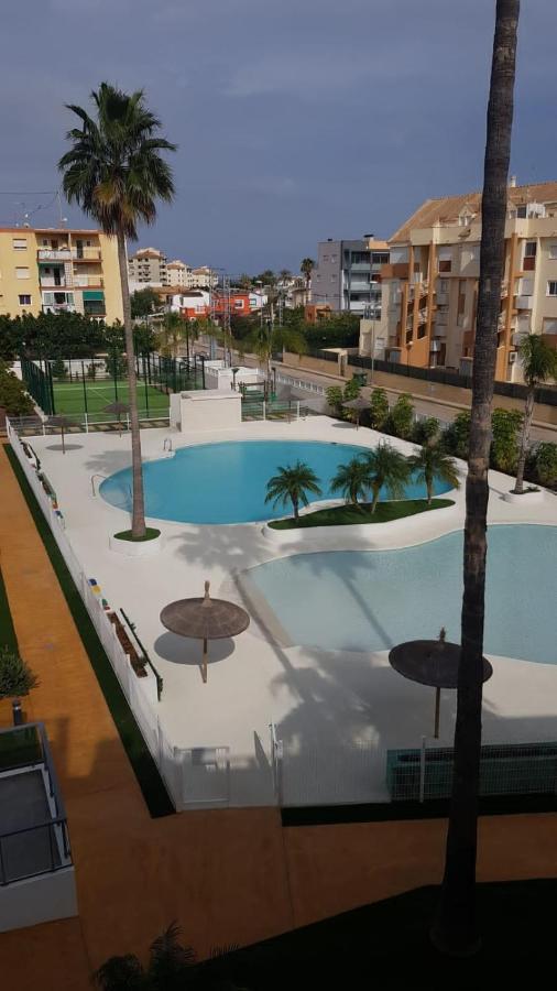 Sunny Apartment In Denia With Outdoor Swimming Pool And Garage Parking Place Included, 300M From The Sandy Beach المظهر الخارجي الصورة